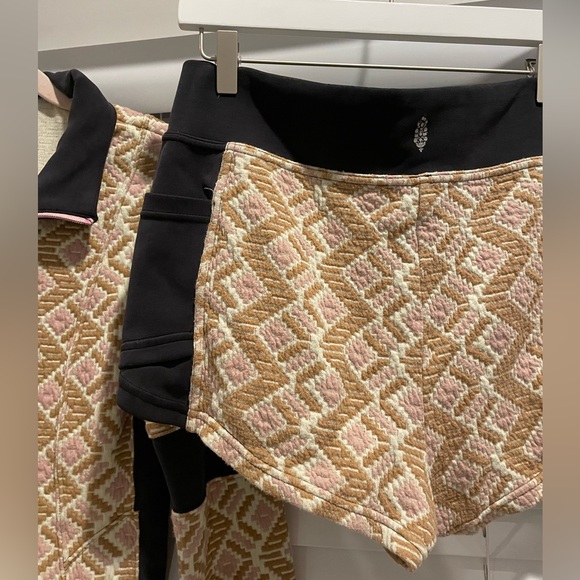 FP Movement Geometric Patterned Activewear Set - Picture 11 of 12